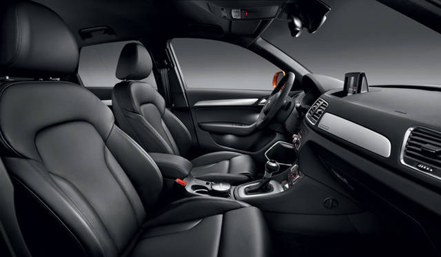 <strong>Audi Q3｜アウディ Q3</strong>