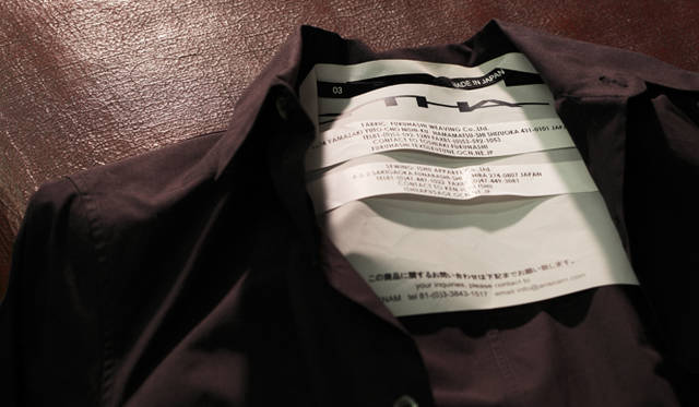 　リターの服には生産に関わった生産者のタグがすべて付けられている。