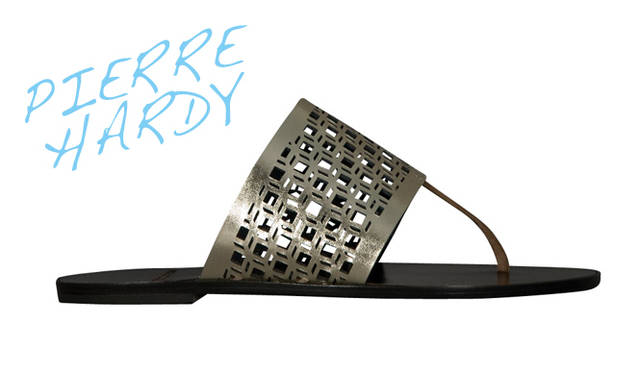 <strong>PIERRE HARDY｜ピエール アルディ</strong>　サンダル[スウェード、ナッパ]　5万9850円（ピエール アルディ／ステディ スタディ）　Tel. 03-5469-7110