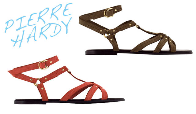 <strong>PIERRE HARDY｜ピエール アルディ</strong>　サンダル（レッド、カーキ）　各4万7250円（ピエール アルディ／ステディ スタディ）　Tel. 03-5469-7110