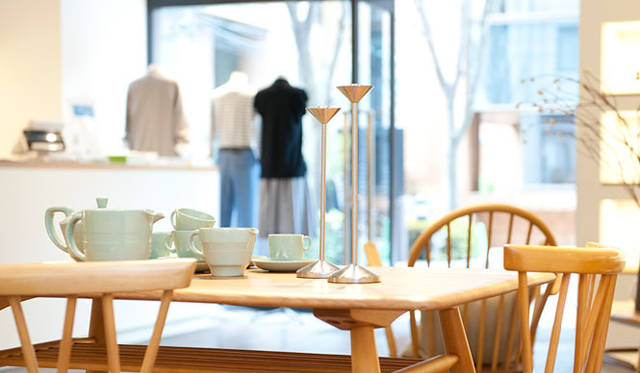 <strong>MARGARET HOWELL｜マーガレット・ハウエル</strong>　『マーガレット・ハウエル 神南』では、4月29日（金）～5月8日（日）までの期間限定で、アングローバルカードのWポイントフェアを開催。