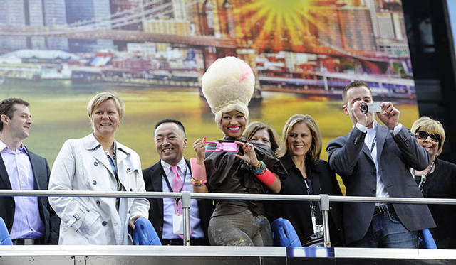 <strong>CASIO｜カシオ</strong>　デジタルカメラ新製品「TRYX」ローンチイベント。ダブルデッカーに乗って、ニッキー・ミナージュが登場！