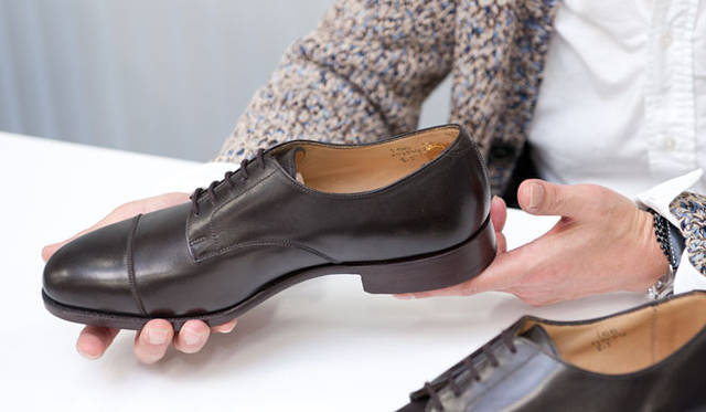 <strong>DESIGNWORKS｜デザインワークス</strong>　外羽根ストレートチップシューズ5万8800円（トリッカーズ フォー デザインワークス）