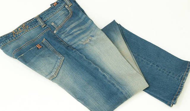 <strong>DESIGNWORKS｜デザインワークス</strong>　ジーンズ3万3600円（ノティファイ×デザインワークス）