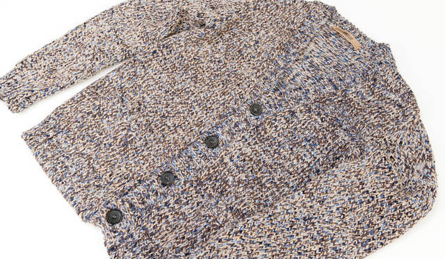 <strong>DESIGNWORKS｜デザインワークス</strong>　ニットカーディガン3万9900円（ヌール）