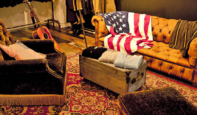 <strong>Rags M<sup>c</sup>GREGOR｜ラグス マックレガー</strong>　2011-12秋冬デビューコレクション展示会