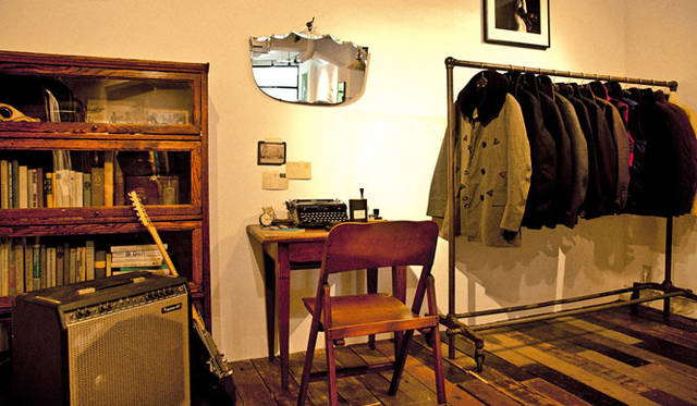 <strong>Rags M<sup>c</sup>GREGOR｜ラグス マックレガー</strong>　2011-12秋冬デビューコレクション展示会