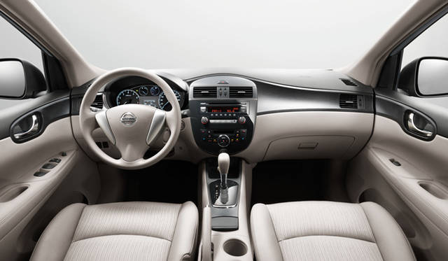 <strong>NISSAN TIDA｜日産 ティーダ</strong>