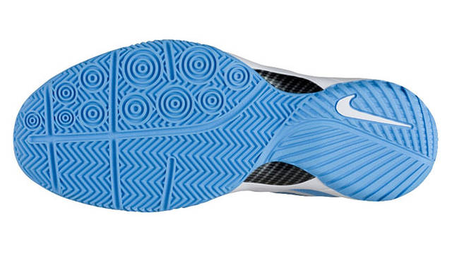 <strong>NIKE｜ナイキ</strong>　「ナイキ エア ズーム ブレイブ IV IT」1万5750円（SIZE｜23-32）