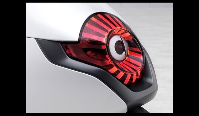 <strong>SMART E Scooter｜スマート Eスクーター</strong>