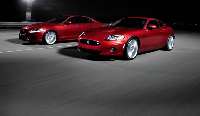 <strong>Jaguar｜ジャガー</strong>　写真左よりXFR、XKR