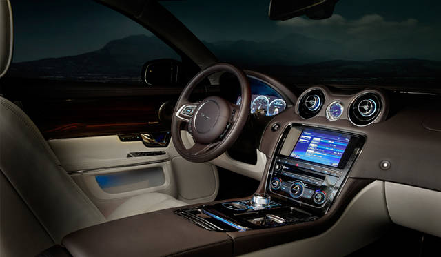 <strong>Jaguar XJ｜ジャガー XJ</strong>