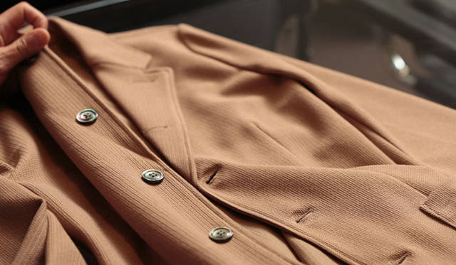 <strong>ESTNATION｜エストネーション</strong>　ジャージージャケット3万1500円（エストネーション）