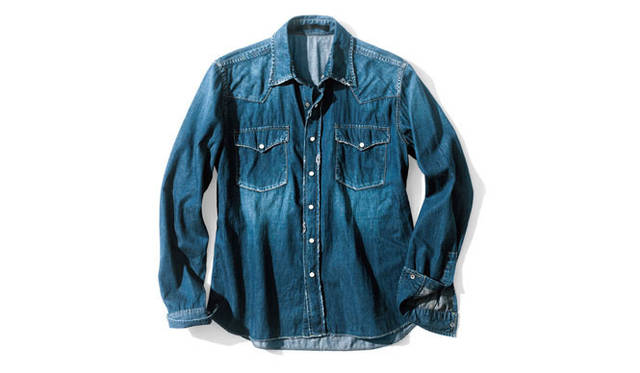 <strong>ESTNATION｜エストネーション</strong>　デニムシャツ2万1000円（エストネーション）
