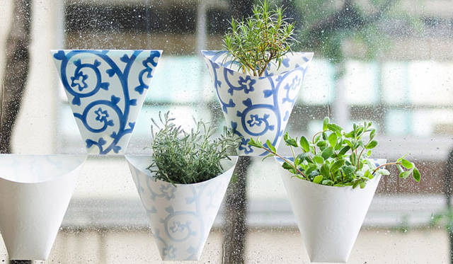 <strong>LIVING MOTIF｜リビング・モティーフ</strong>　「かみの道具4　ネンチャクシコウ展」　安積 伸｜貼プランター