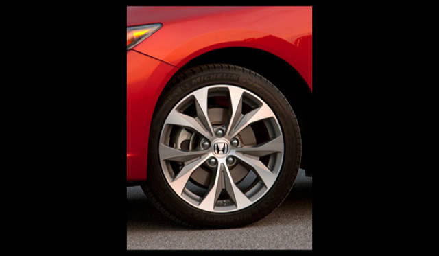 <strong>HONDA CIVIC｜ホンダ シビック</strong>　Si 17インチアルミホイール