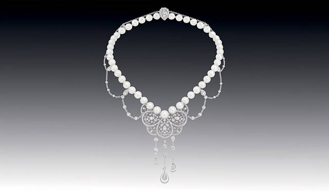 <strong>CHANEL｜シャネル　ハイ ジュエリー コレクション「Secrets d’Orients（オリエントの秘密）」</strong>　「Camélia Collection」 ネックレス [WG×303ダイヤモンド（5.25cts）×57パール] 493万5000円（参考価格）（シャネル）