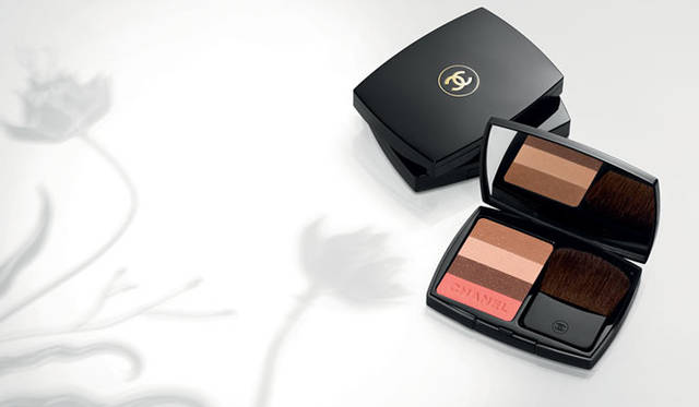 <strong>CHANEL｜シャネル</strong>　ソレイユ タン キャトル ルミエール © CHANEL