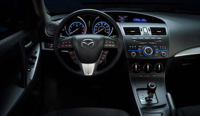 <strong>MAZDA MAZDA3｜マツダ マツダ3</strong>