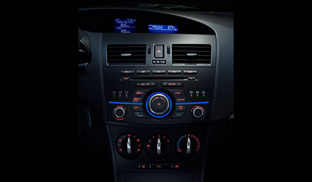 <strong>MAZDA MAZDA3｜マツダ マツダ3</strong>