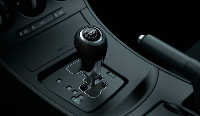 <strong>MAZDA MAZDA3｜マツダ マツダ3</strong>