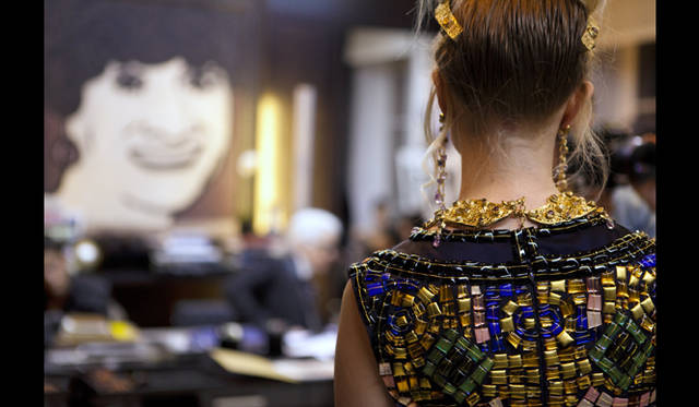 <strong>CHANEL｜シャネル</strong>　2010年 ― 2011年 メティエダールコレクション 「パリ ― ビザンス」　©CHANEL