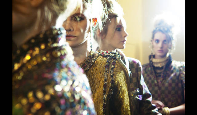 <strong>CHANEL｜シャネル</strong>　2010年 ― 2011年 メティエダールコレクション 「パリ ― ビザンス」　©CHANEL