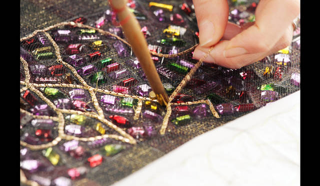 <strong>CHANEL｜シャネル</strong>　2010年 ― 2011年 メティエダールコレクション 「パリ ― ビザンス」　©CHANEL