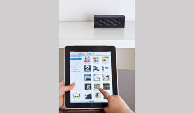 <strong>Trinity｜トリニティ</strong>　スピーカー「Jawbone JAMBOX（ジョウボーン・ジャムボックス）」