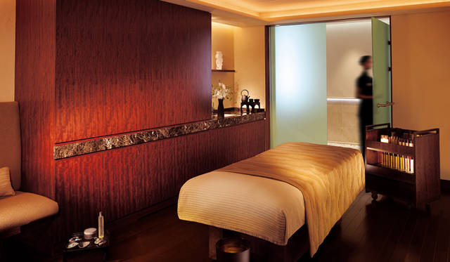 <strong>Guide to Tokyo in New Perspective｜ホテル編</strong>　ザ・ペニンシュラ東京