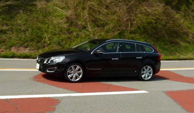 <strong>VOLVO V60 T6 AWD SE｜ボルボ V60 T6 AWD SE</strong>