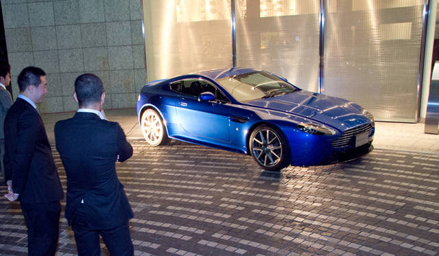 <strong>ASTON MARTIN V8 Vantage S｜アストンマーティン V8 ヴァンテージ S</strong>