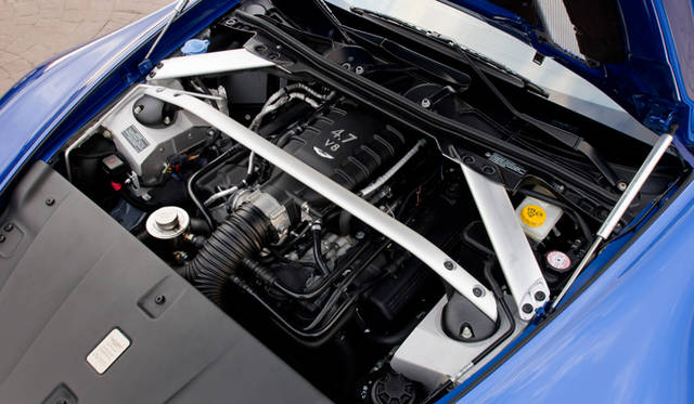 <strong>ASTON MARTIN V8 Vantage S｜アストンマーティン V8 ヴァンテージ S</strong>