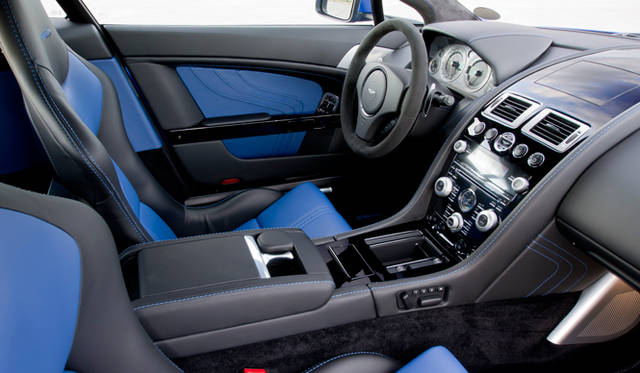 <strong>ASTON MARTIN V8 Vantage S｜アストンマーティン V8 ヴァンテージ S</strong>