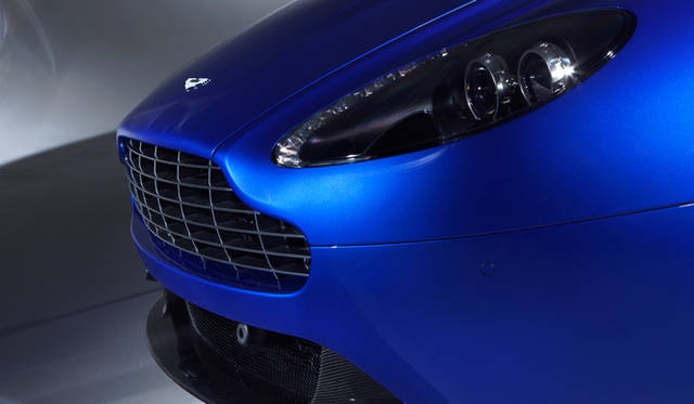 <strong>ASTON MARTIN V8 Vantage S｜アストンマーティン V8 ヴァンテージ S</strong>