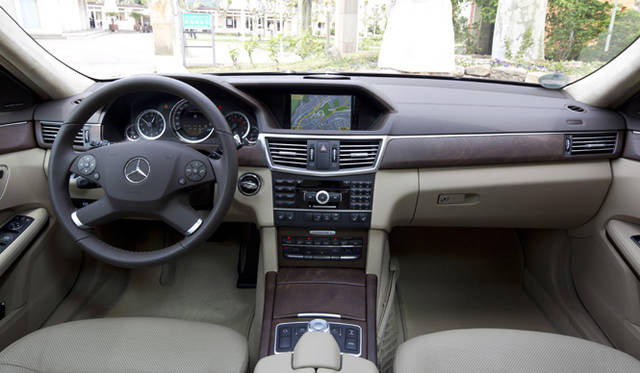 <strong>Mercedes-Benz E-class｜メルセデス・ベンツ Eクラス</strong>　E 350 ブルーエフィシエンシー