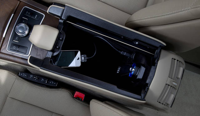 <strong>Mercedes-Benz E-class｜メルセデス・ベンツ Eクラス</strong>