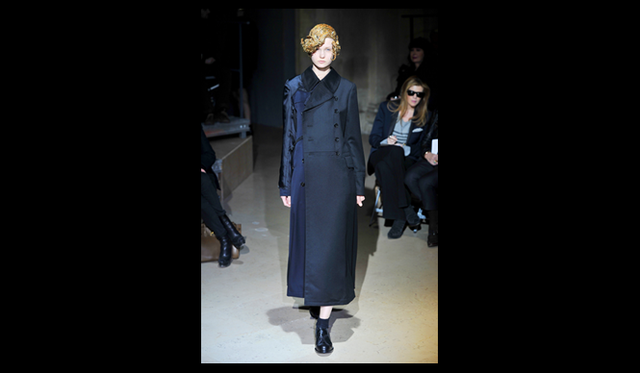 <strong>COMME des GARÇONS｜コム デ ギャルソン</strong> 2011年秋冬コレクション速報 