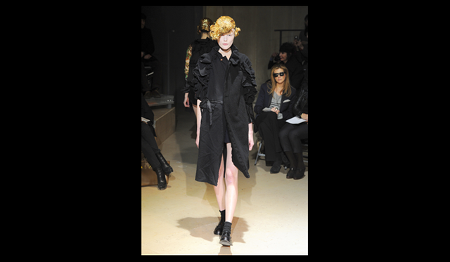 <strong>COMME des GARÇONS｜コム デ ギャルソン</strong> 2011年秋冬コレクション速報 