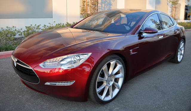 <strong>TESLA MODEL S｜テスラ モデル S</strong>