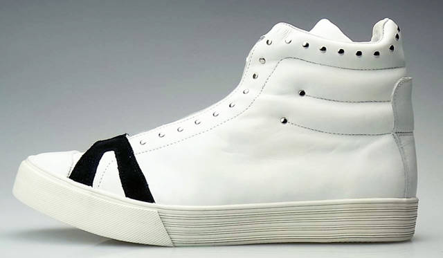 <strong>WHITE FLAG’S｜ホワイトフラッグス</strong>　モデル「Albert」