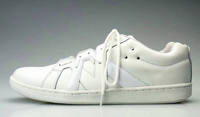 <strong>WHITE FLAG’S｜ホワイトフラッグス</strong>　モデル「Ludwig」