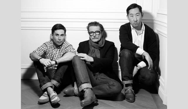 <strong>J.M. Weston│ジェイエムウエストン</strong>　2011 spring-summer collection「East Hampton」<br>ミッシェル・ペリー（中央）とキツネのふたり　© Nicolas Hidiroglou