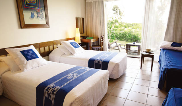 <strong>Club Med Kabira Beach, Ishigaki｜クラブメッド石垣島</strong>　リゾート内の部屋はすべてビーチに面している。