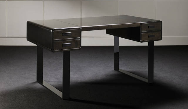 <strong>ARMANI / CASA｜アルマーニ / カーザ</strong>　「アルマーニ / カーザ コレクション2011-2012」　デスク「Euclide」（150×70×H75cm）