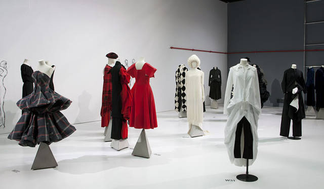 <strong>Victoria and Albert Museum｜ヴィクトリア・アンド・アルバート博物館</strong>　エキシビション「Yohji Yamamoto」（V&A images）