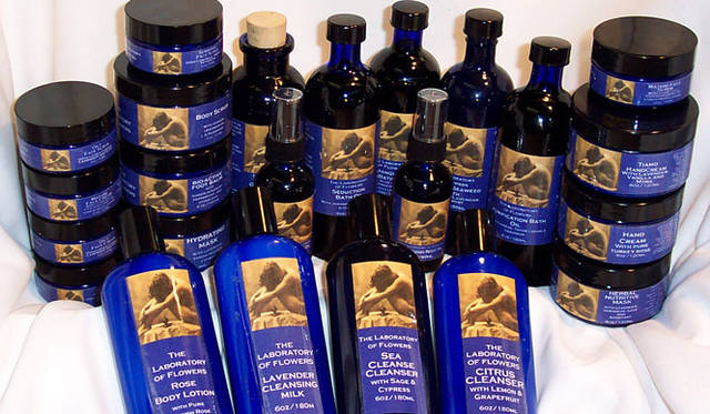 <strong>マイケル・スコール｜Aromatic Recovery workshop</strong>　オリジナルブランド「ラボラトリー・オブ・フラワーズ」