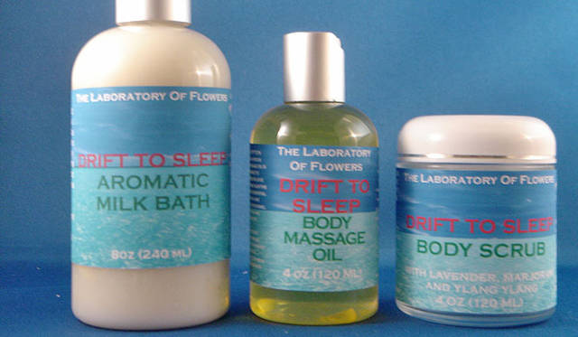 <strong>マイケル・スコール｜Aromatic Recovery workshop</strong>　オリジナルブランド「ラボラトリー・オブ・フラワーズ」