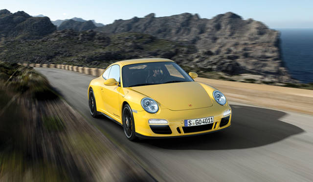 <strong>PORSCHE 911 Carrera 4 GTS│ポルシェ 911 カレラ 4 GTS</strong>
