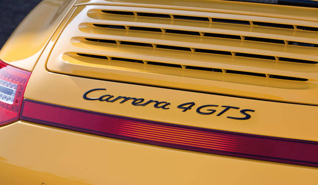 <strong>PORSCHE 911 Carrera 4 GTS│ポルシェ 911 カレラ 4 GTS</strong>